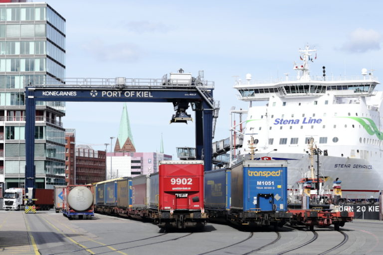 Den Kieler Seehafen zum Green Port weiter entwickeln